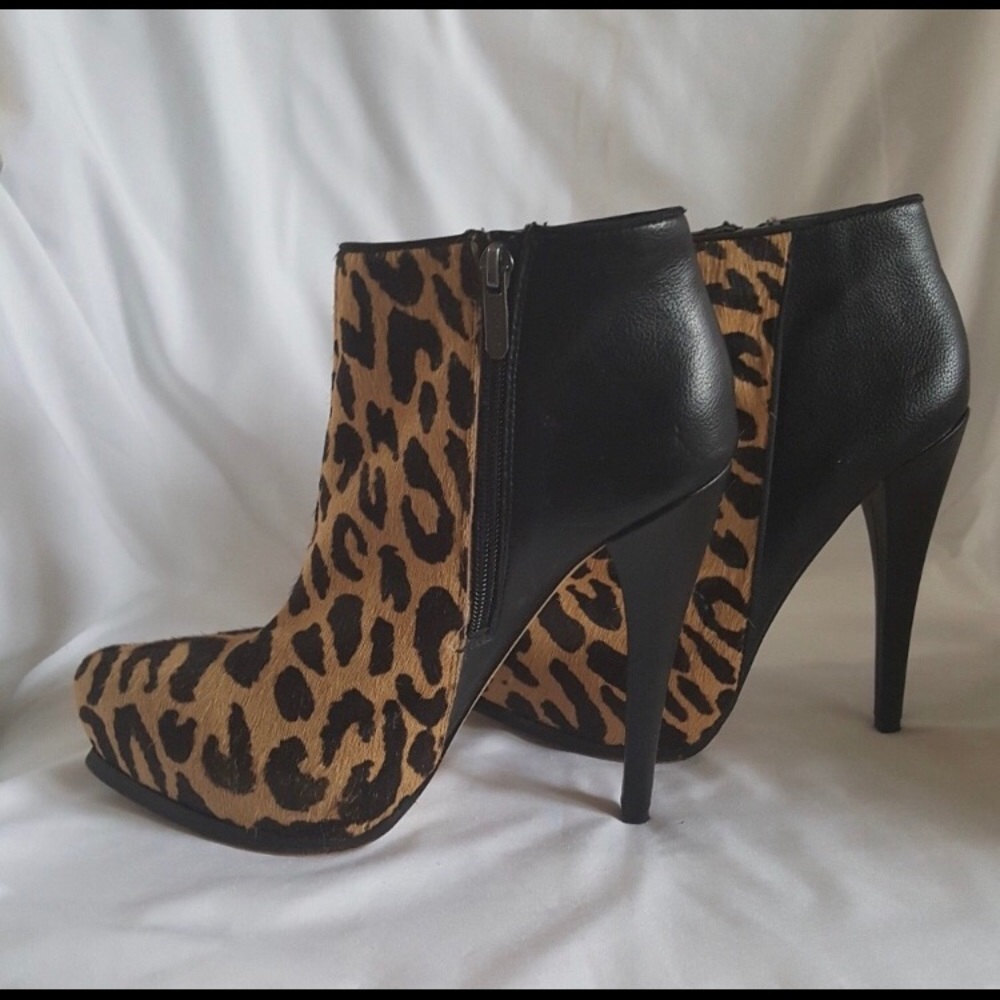 Circus by Sam Edelman Cheetah print booties